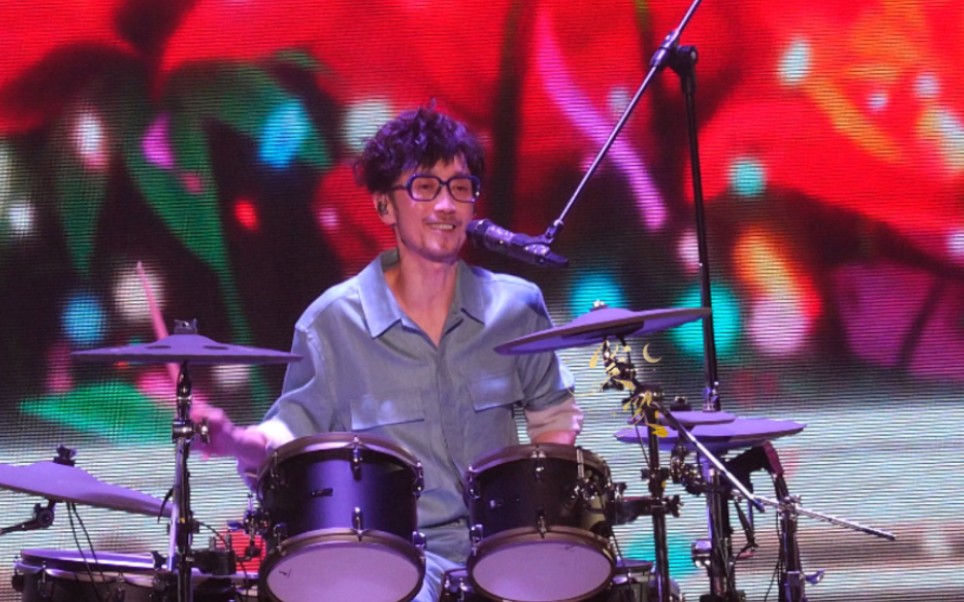 成都的花香,是打鼓的小刚周传雄