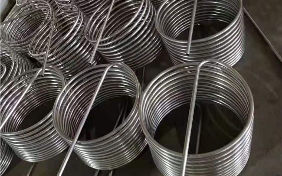 一直超长的不锈钢焊管弯成的不锈钢盘管