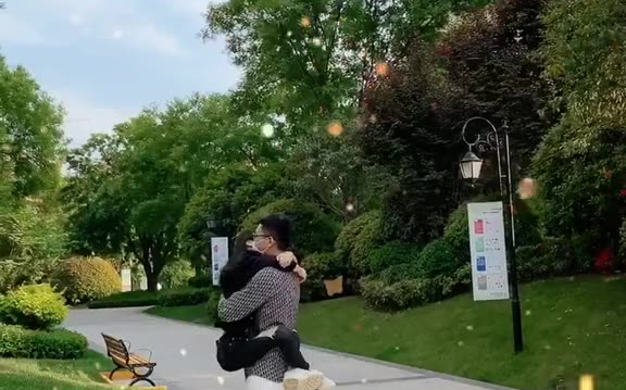 比kiss更让人心动的是 久违重逢的拥抱15