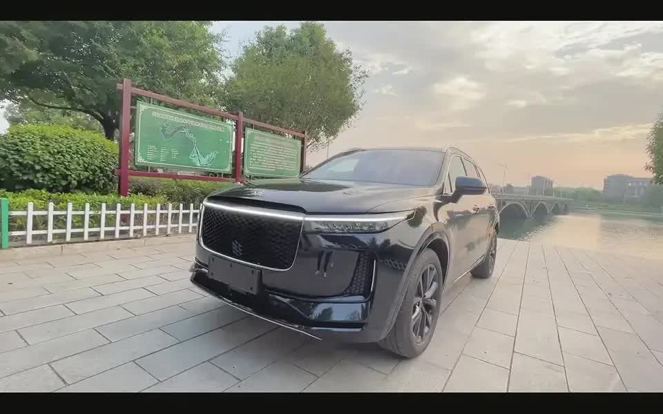 理想one 黑武士 开启一台属于你的女王座驾!