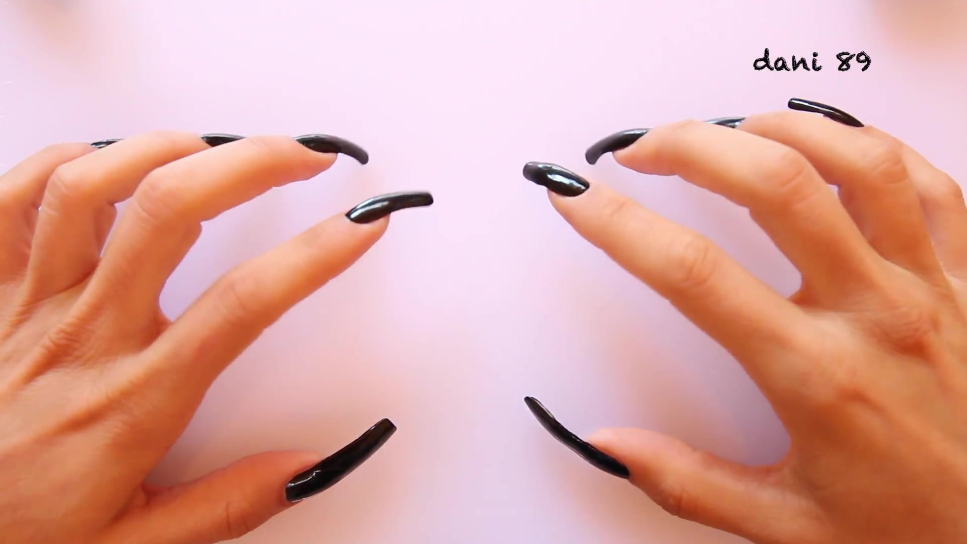 dani asnr 指甲敲击丨black & white intense asmr!
