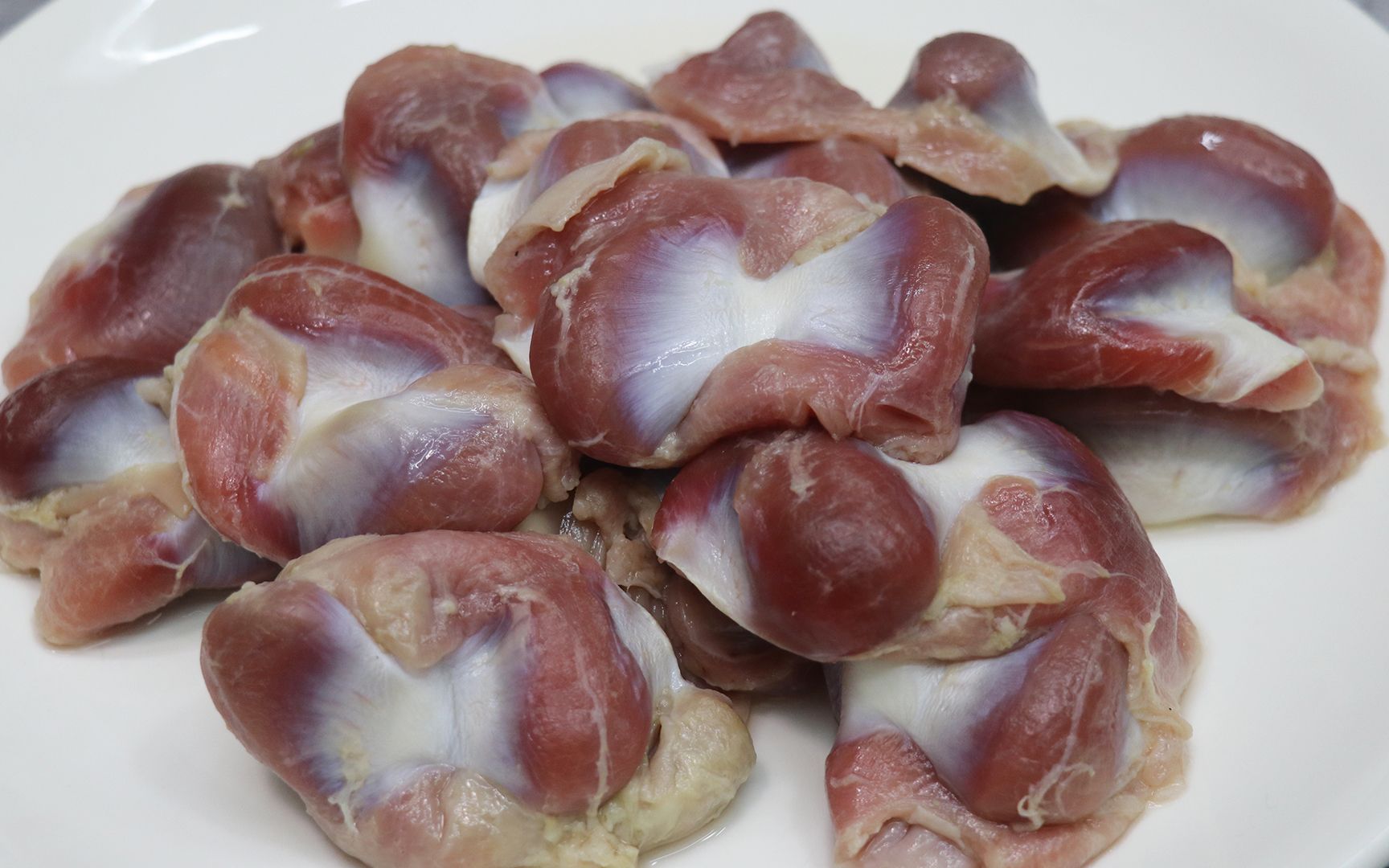 这才是鸡胗最好吃的做法,不要直接下锅炒,鸡胗脆嫩,干香有味