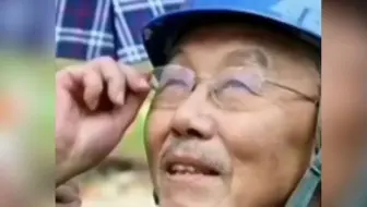 “中国天眼之父”南仁东办公室门口放着一束鲜花，让人泪目