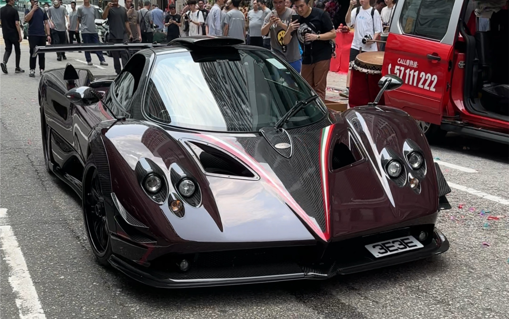 香港sps维修店门口偶遇帕加尼zonda fantasma evo 1of1,行走在路上