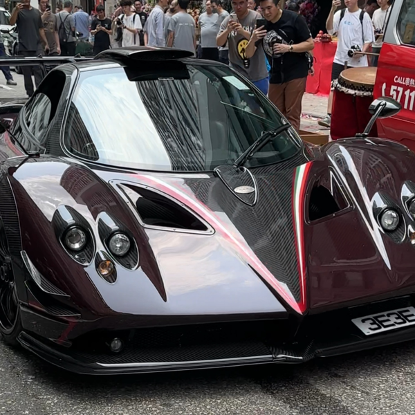 香港sps维修店门口偶遇帕加尼zonda fantasma EVO 1of1，行走在路上简直 