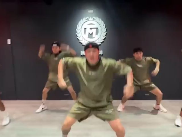 [图]08 BOPS GOIN CRAZY by Tyga  Zumba Hiphop  TML Crew Fritz Tibay