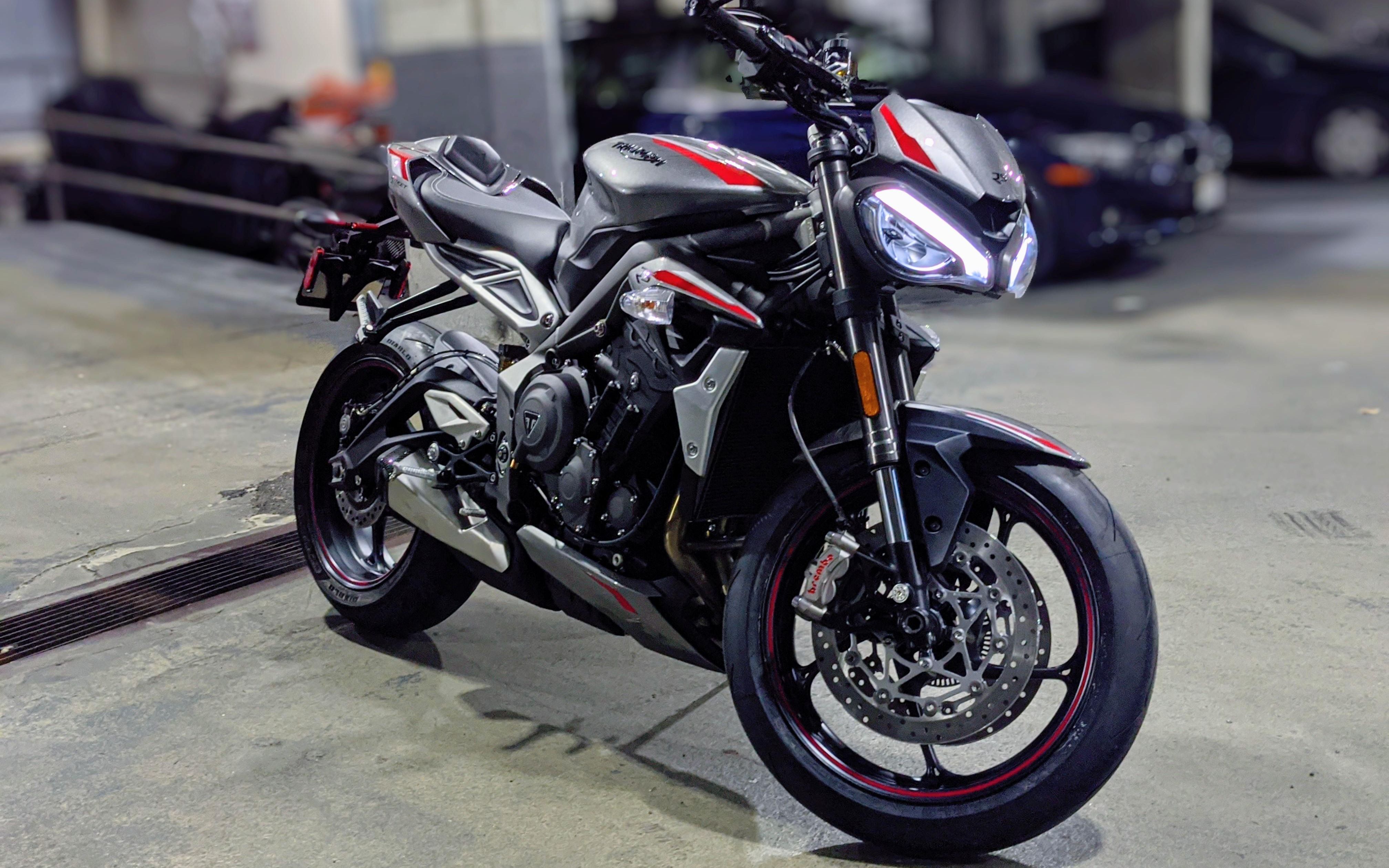 甭跟我提什么赛道基因我有一颗moto2的心凯旋streettriplers青蛙王子