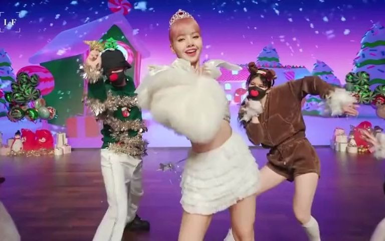 lisa圣诞节版money这装扮是圣诞公主没错了