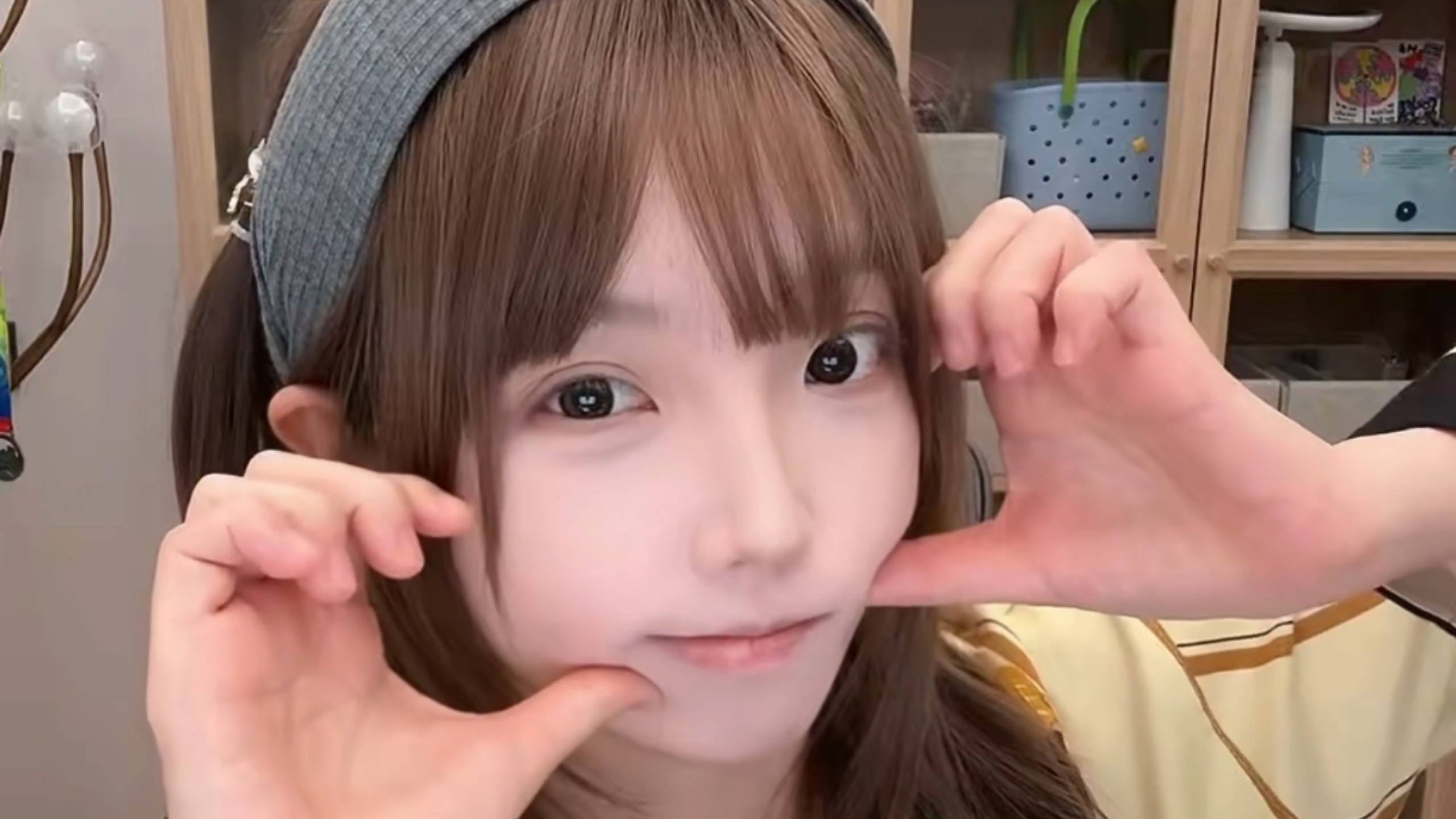 欣小萌疑似喝高了,在直播间展现百灵鸟歌喉,还声称要退出害怕区?