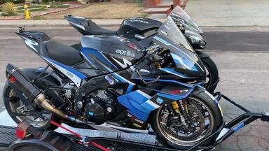 川崎忍 川崎忍者ZX-10R SE 大牛赛道初体验， ZX-10R, SE, RR 差异。_哔
