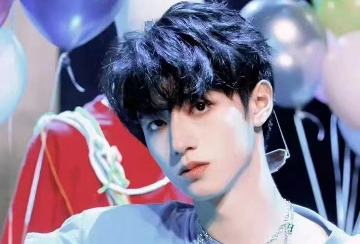 【朱志鑫】"世界云朗环星,唯爱山城少年朱志鑫"