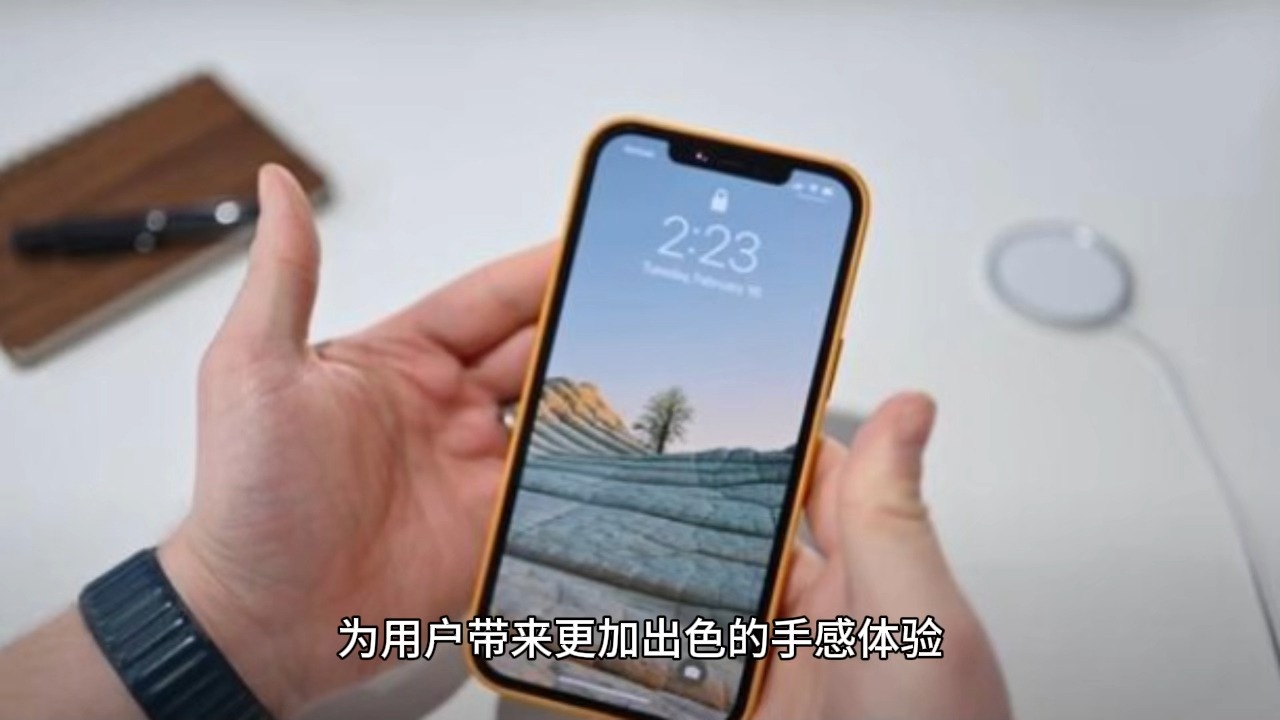 挖孔屏?iphone 17谍照曝光,可能是明年最薄的手机