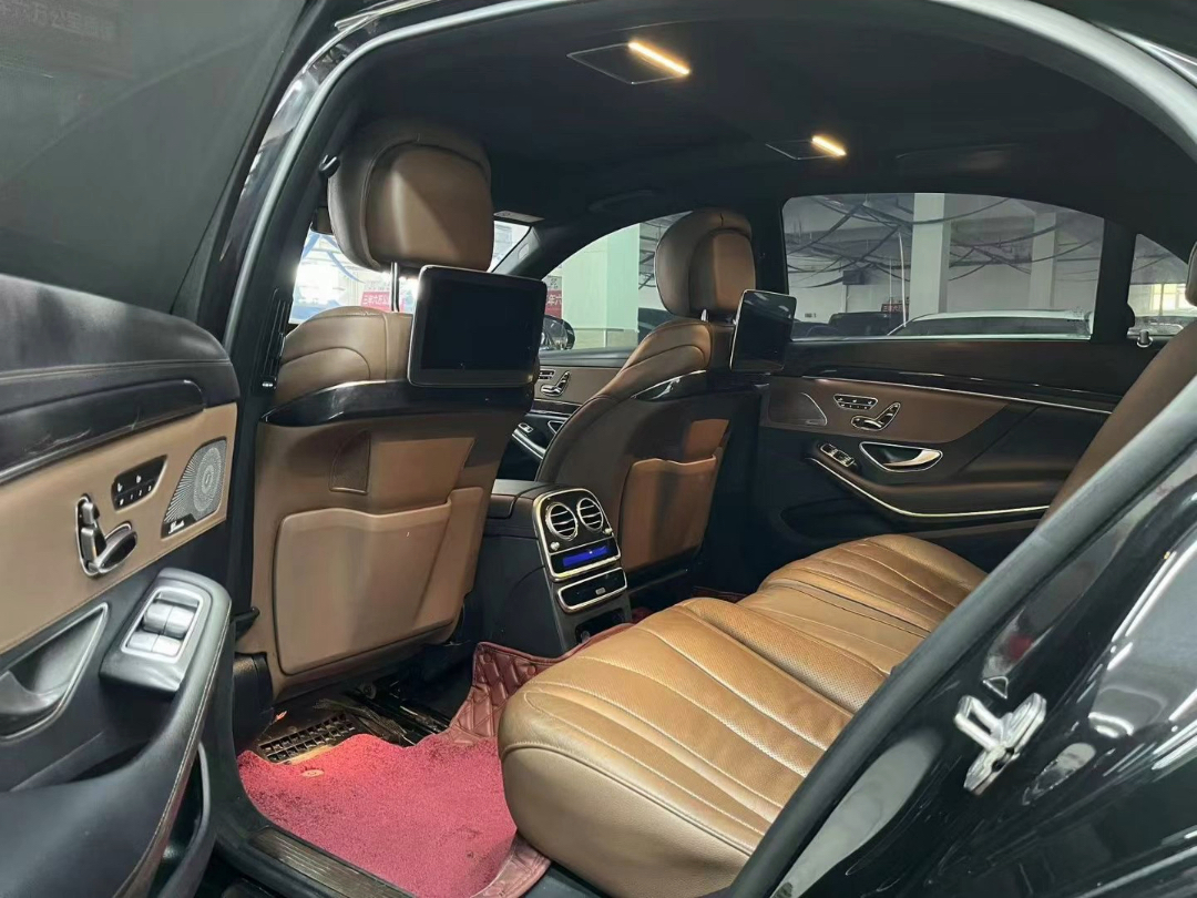 新到20年奔驰s450四驱高配.21年有次水淹修复.车主安全行驶三年.