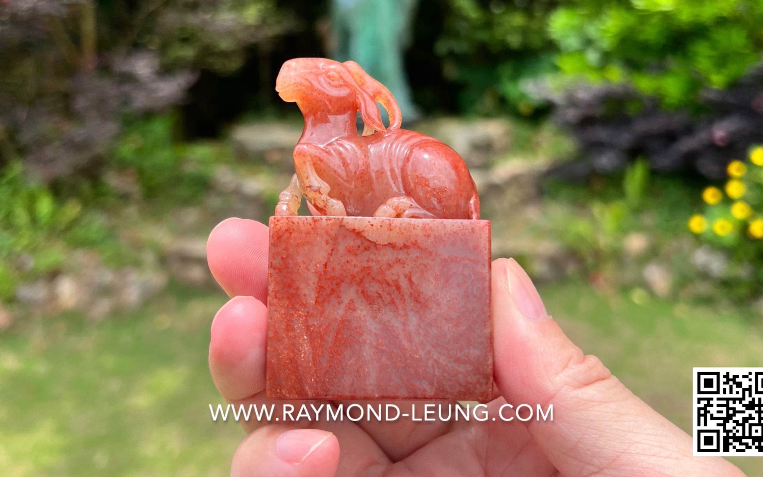 壽山石高山水洞桃花-卧鹿鈕日形章