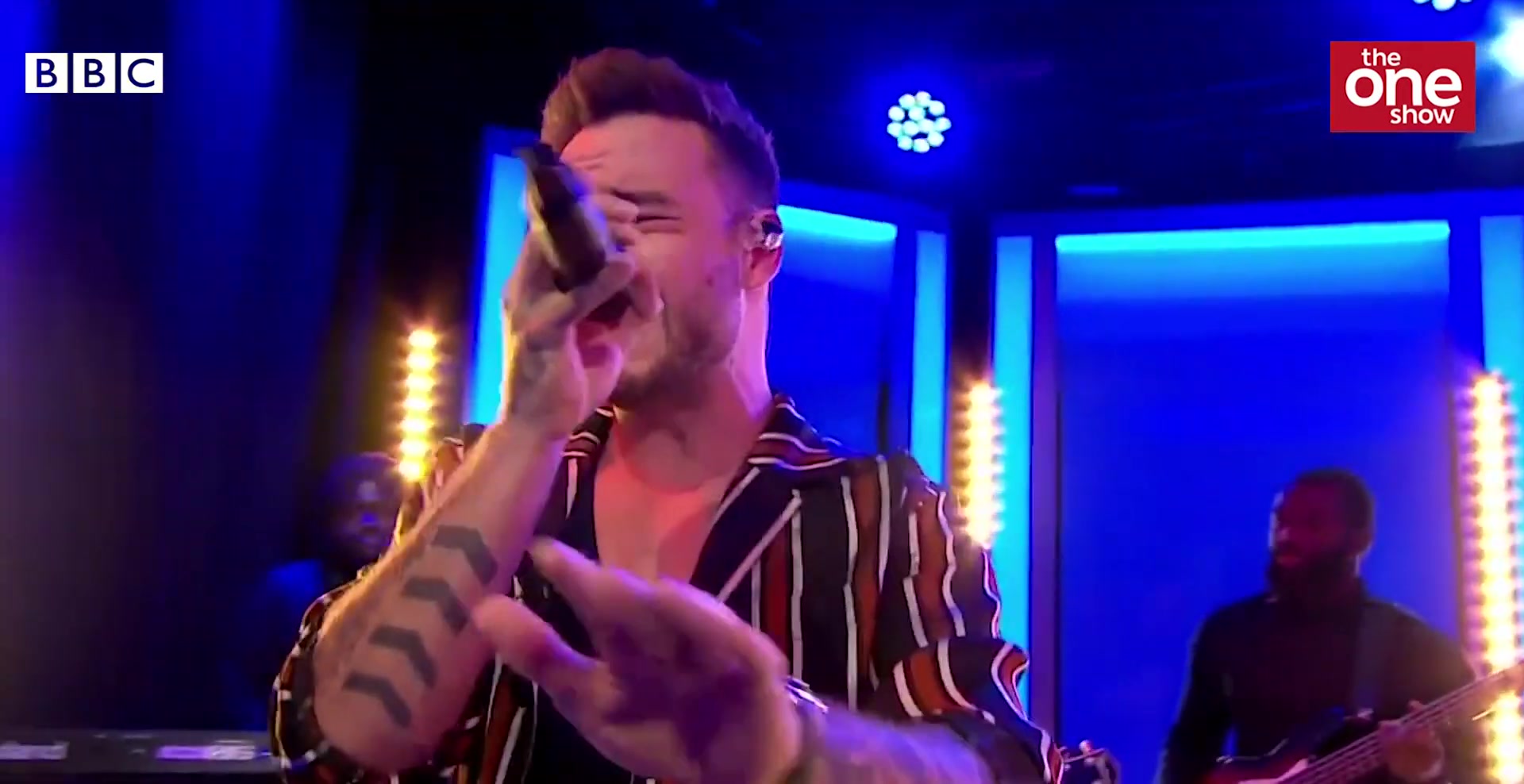 [图]英国流行歌手Liam Payne（利亚姆·佩恩）- Stack it up (Live on The One Show)