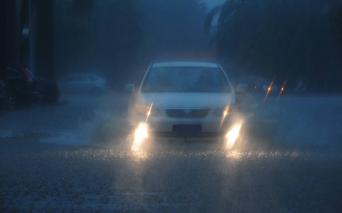 夜间和雨天行车不知道开什么灯?新手司机应该get的安全行车技巧哔哩哔哩bilibili