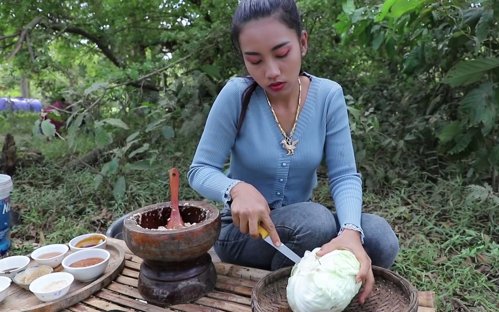 柬埔寨美女 美食图片