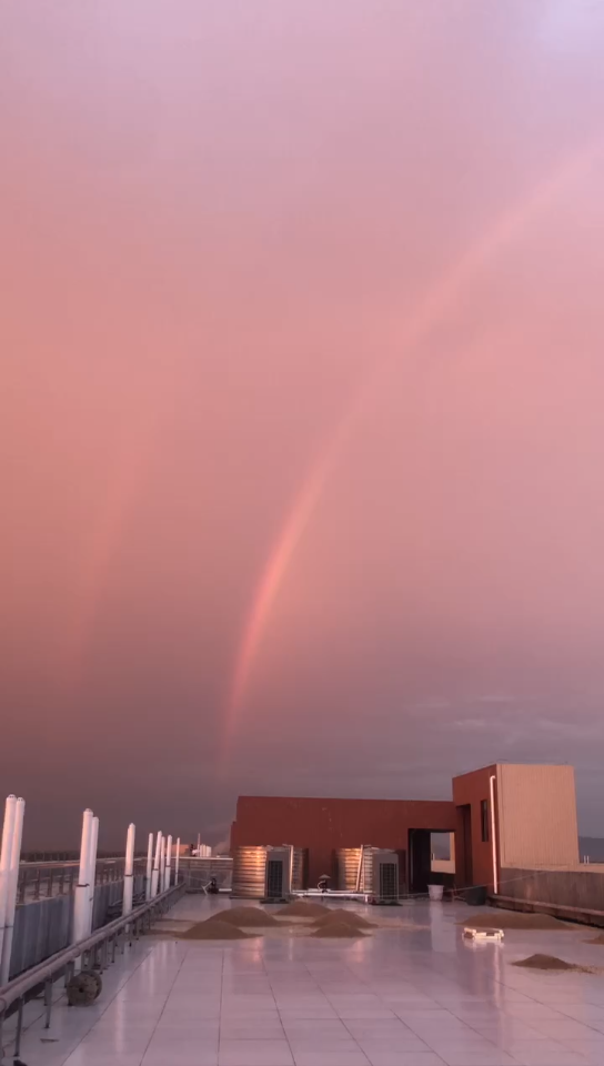 [图]学校雨后的天空