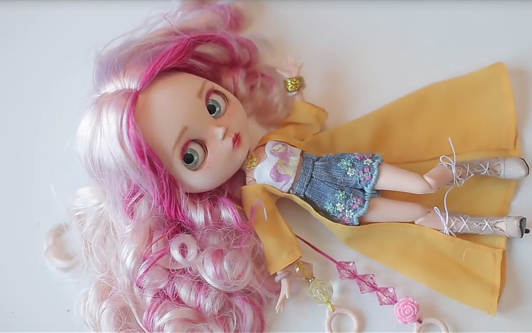 油管把小布blythe改成小马宝莉小蝶fluttershy拟人