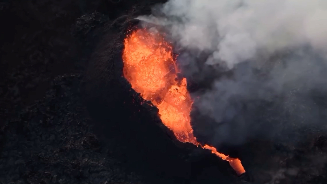 航拍火山爆发:在冰岛听见大地的怒吼哔哩哔哩bilibili