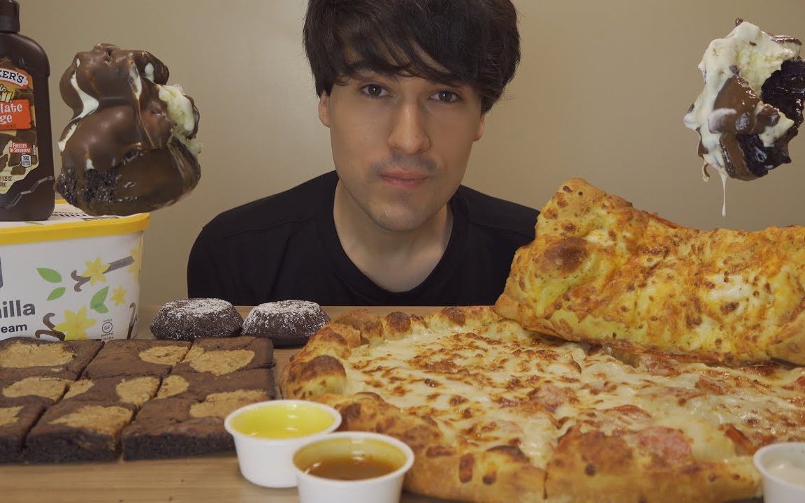 【jakey】达美乐芝士披萨,巧克力熔岩蛋糕,布朗尼曲奇饼干,冰淇淋