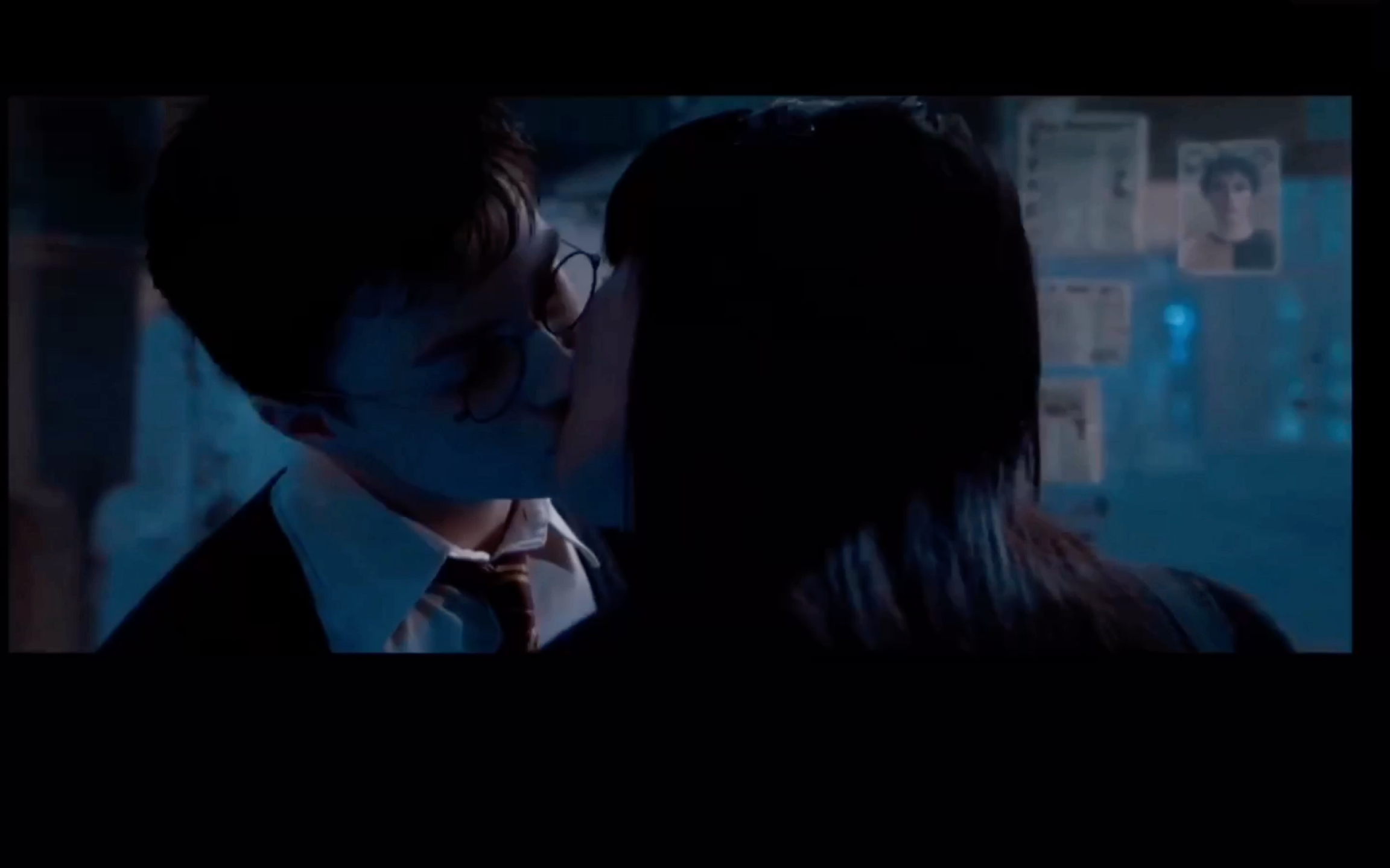 《哈利波特》哈利和张秋的吻戏