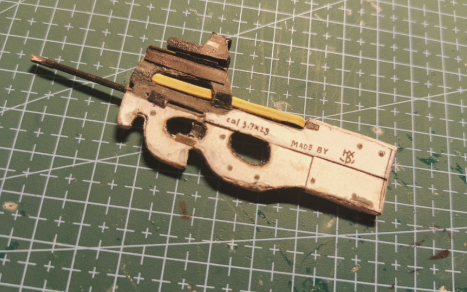 一起rushb不?p90冲锋枪缩比纸模