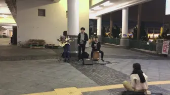 Download Video: 超级好听的富士山下 中环码头翻唱陈奕迅富士山下 香港busking