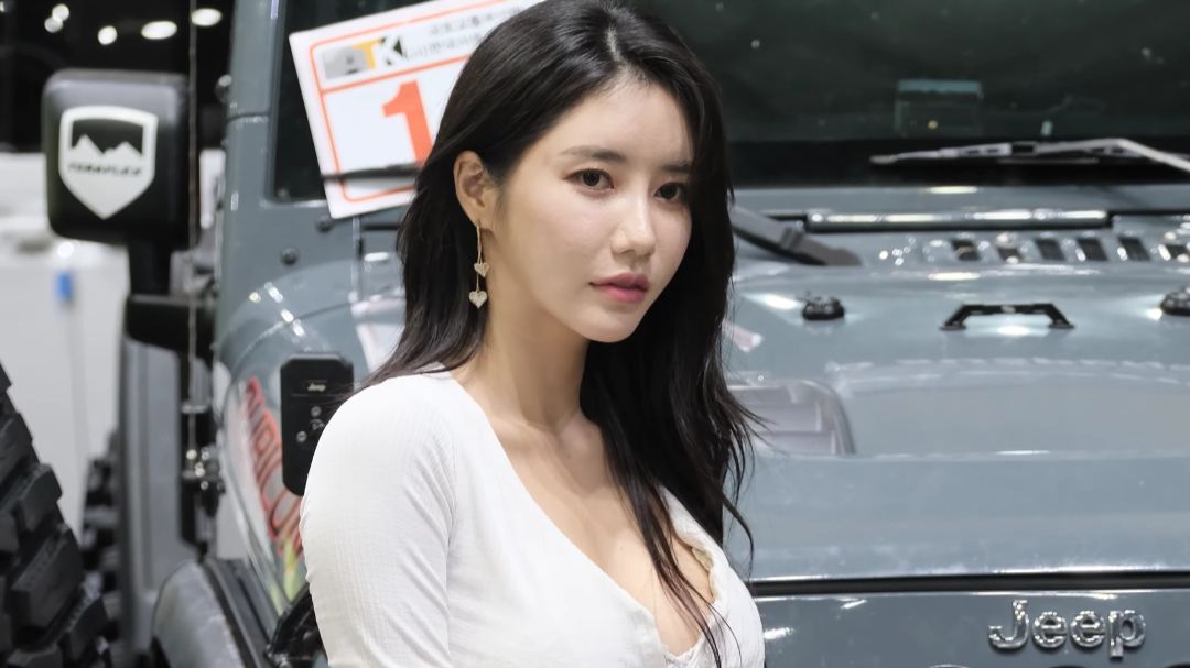 22-9-18 언제나 아름다운 모델 임솔아-오토살롱위크 튜닝카