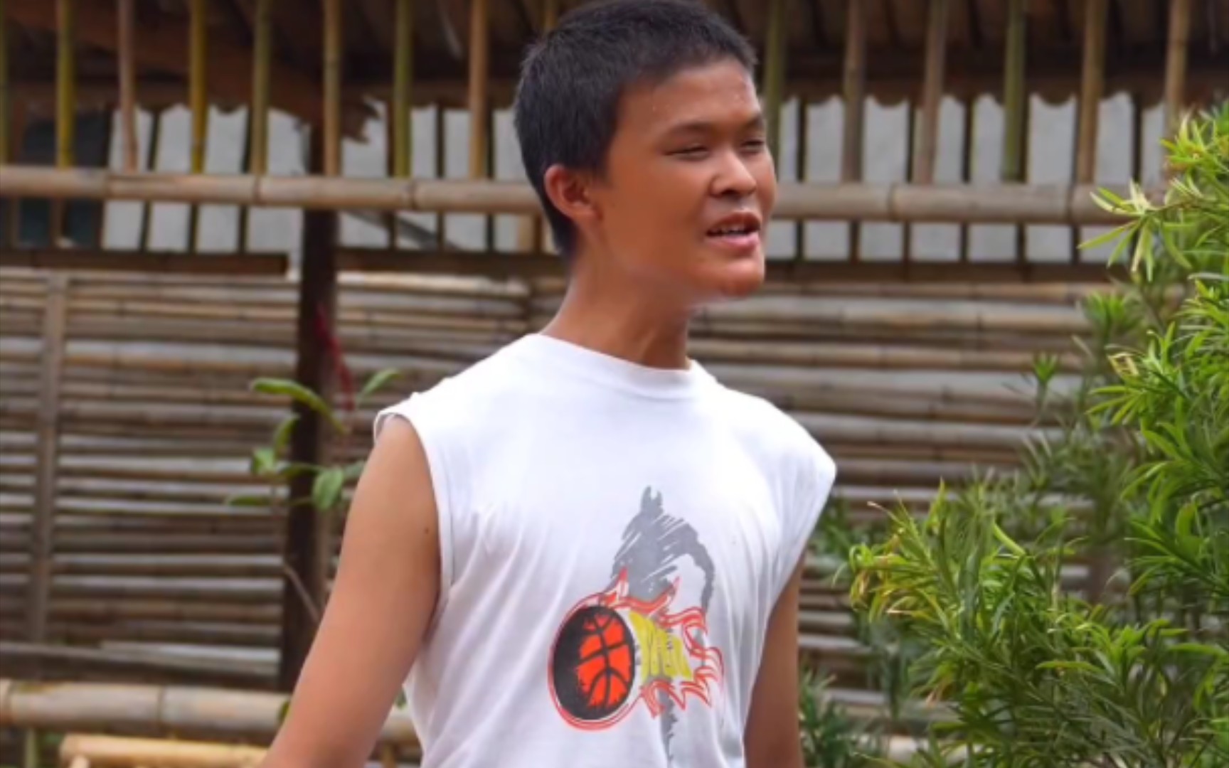 范小勇太坏了,表姐生理期不能碰凉水,被范小勇说矫情,只好让小马云