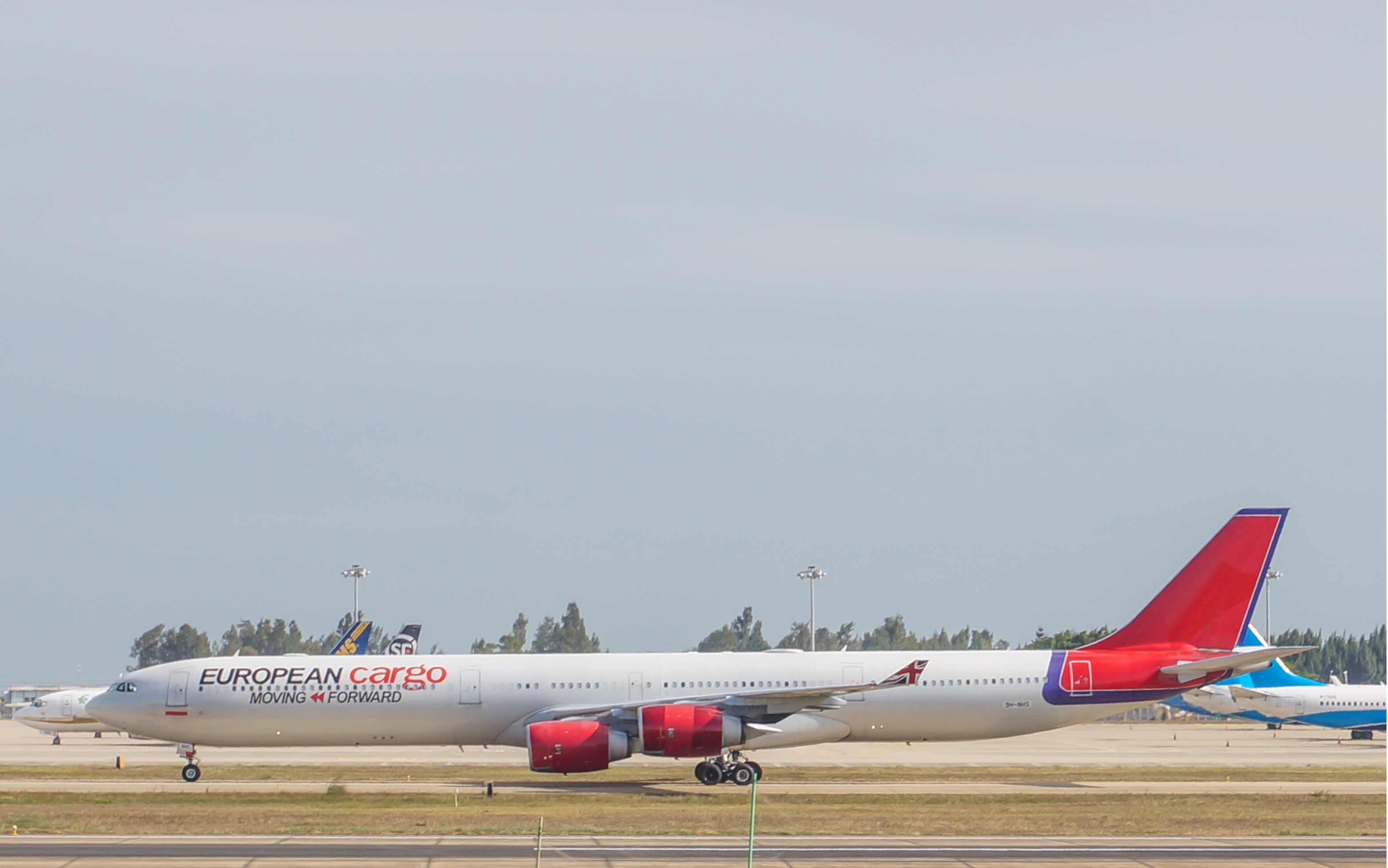 欧洲货运空客a340642滑行