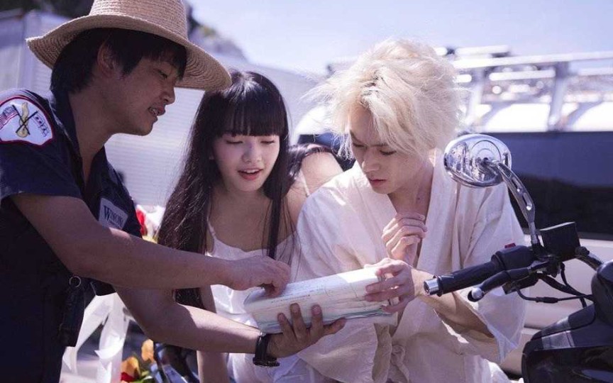 溺水小刀你是拥有山川河海的神明而我是因与神明交错而发光的少女海会