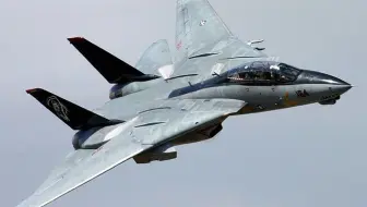 格鲁曼公司超音速多用途舰载战斗机“雄猫”F-14！！雄猫式战斗机！首架俱有能自动调节至最佳升阻比后掠角的可变后掠翼战机！