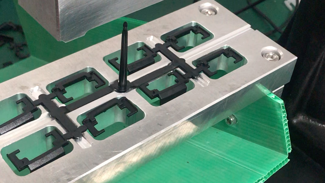 abs注塑件超声波切水口振落 超声波水口分离机