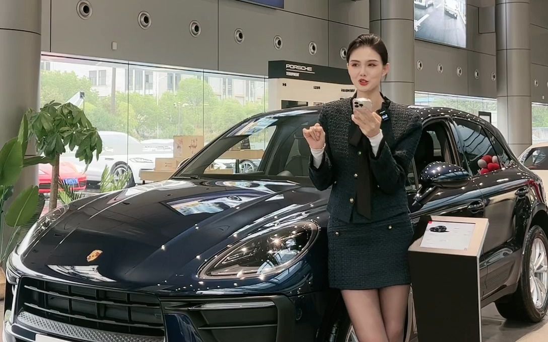 【颜选直播】武汉东西湖保时捷中心 2022-10-08 女神月月 下午场