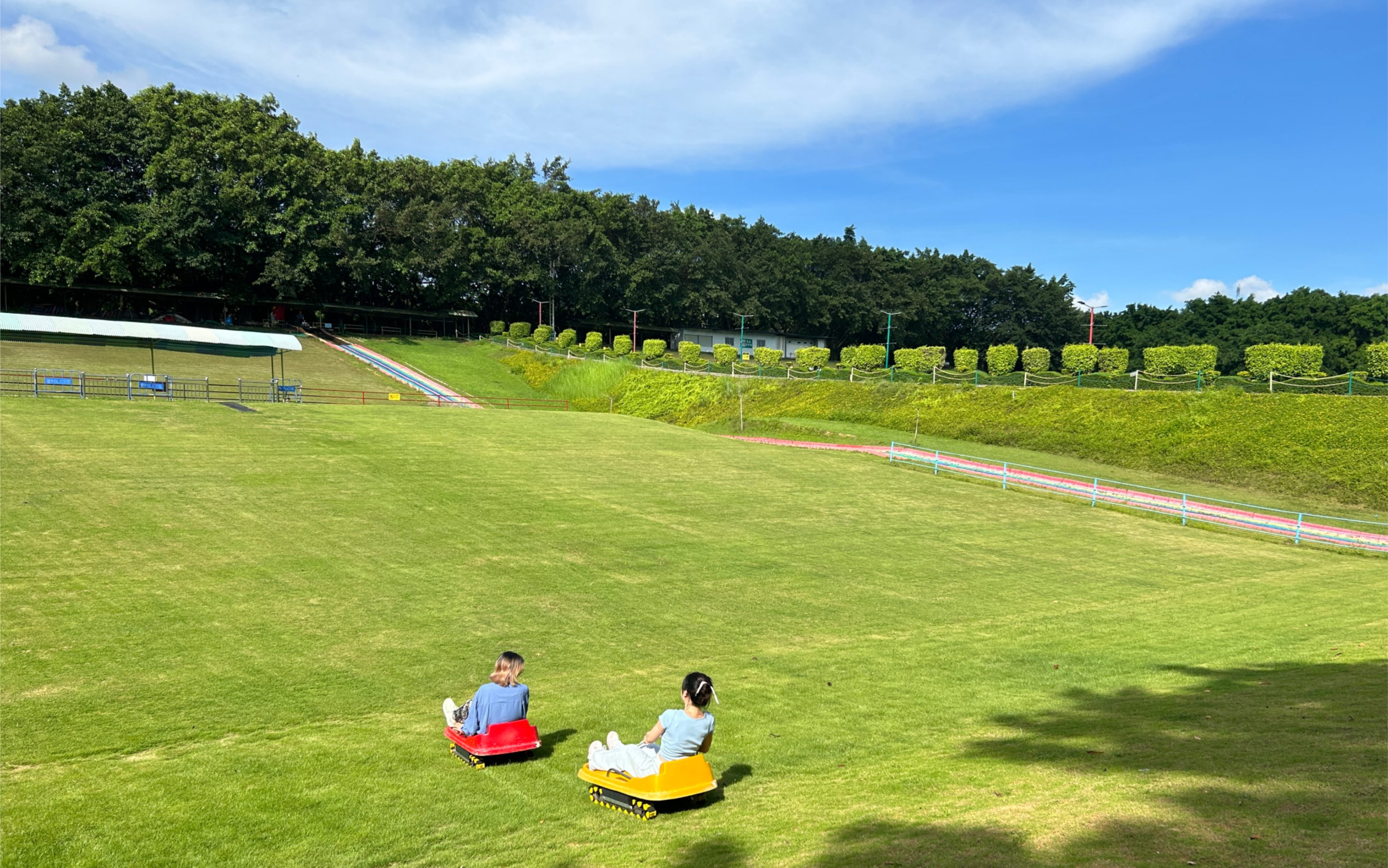光明滑草游乐园