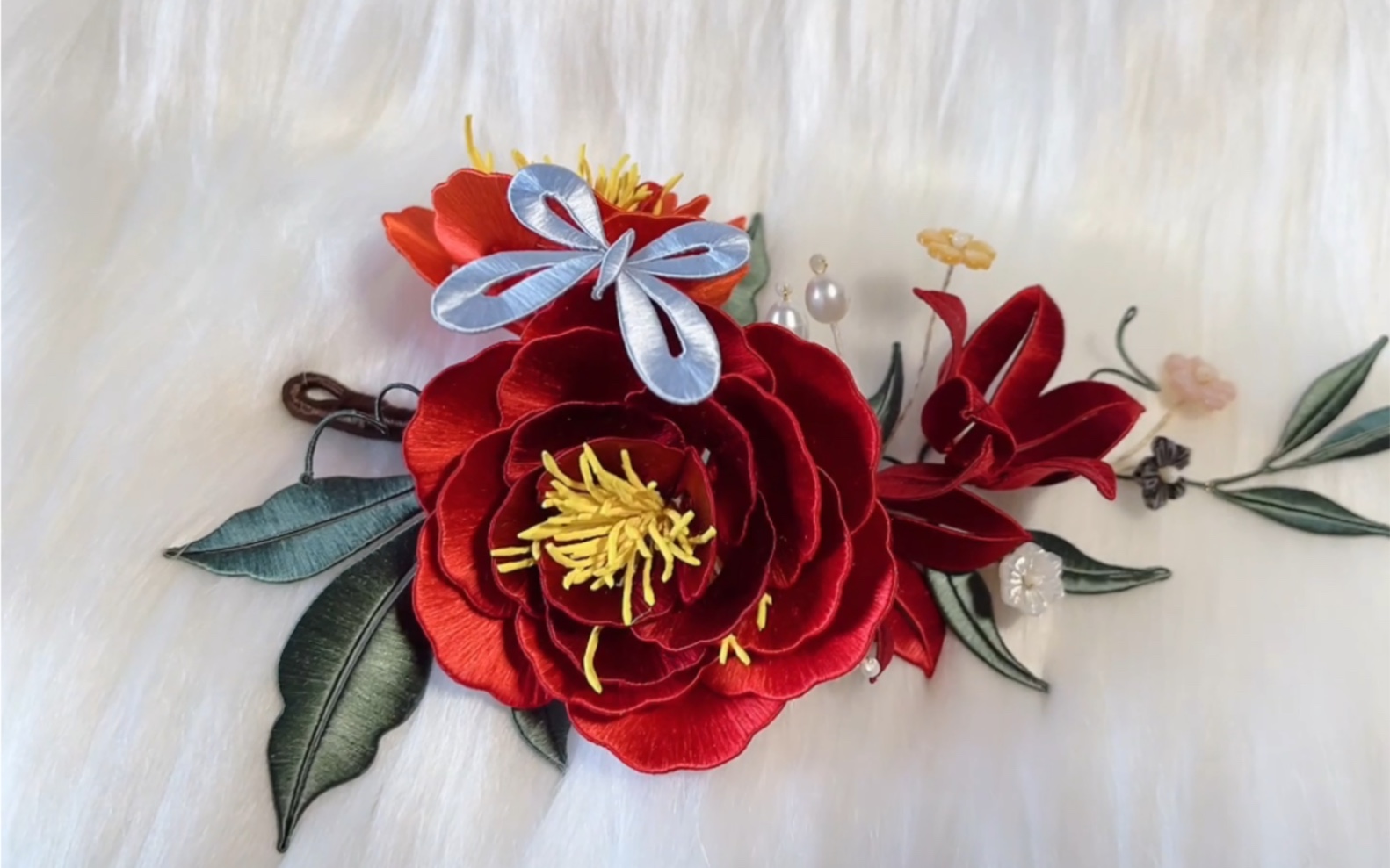 缠花之大红色牡丹