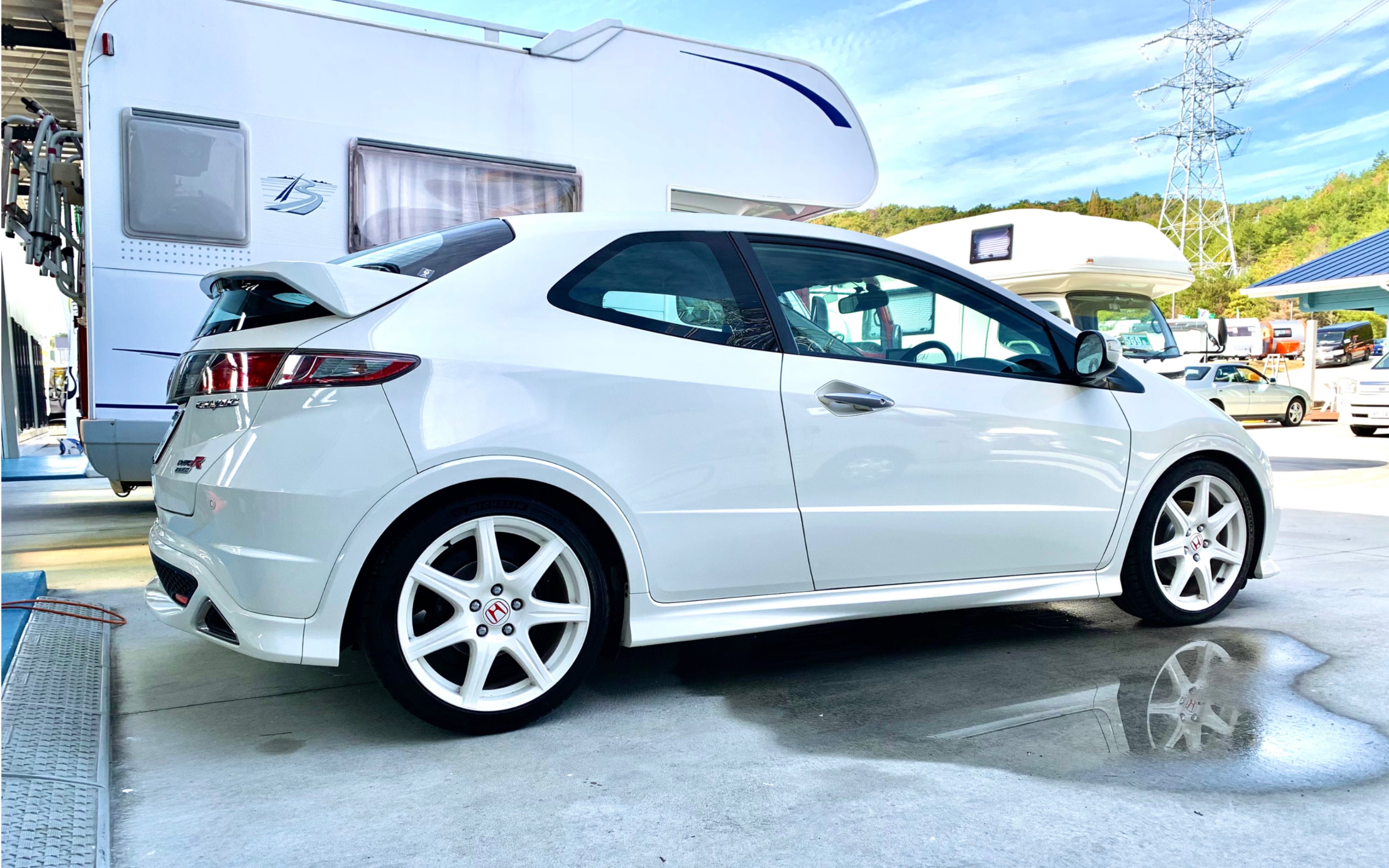 本田思域typerfn2雨天散步180kmh