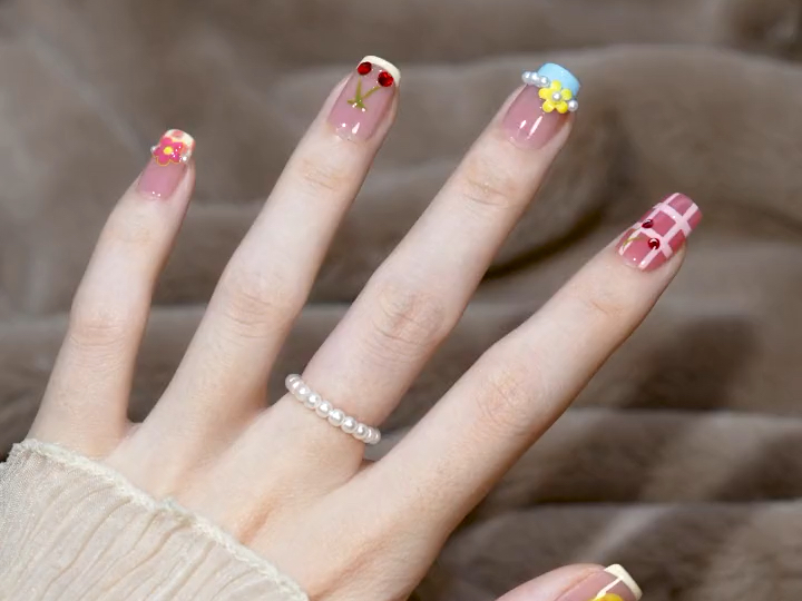 多巴胺小樱桃美甲款式分享