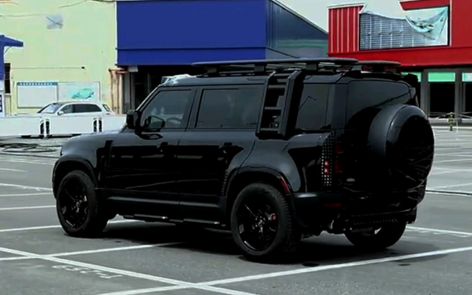 路虎卫士改装案例,实车展示.升级黑武士lm套件包围