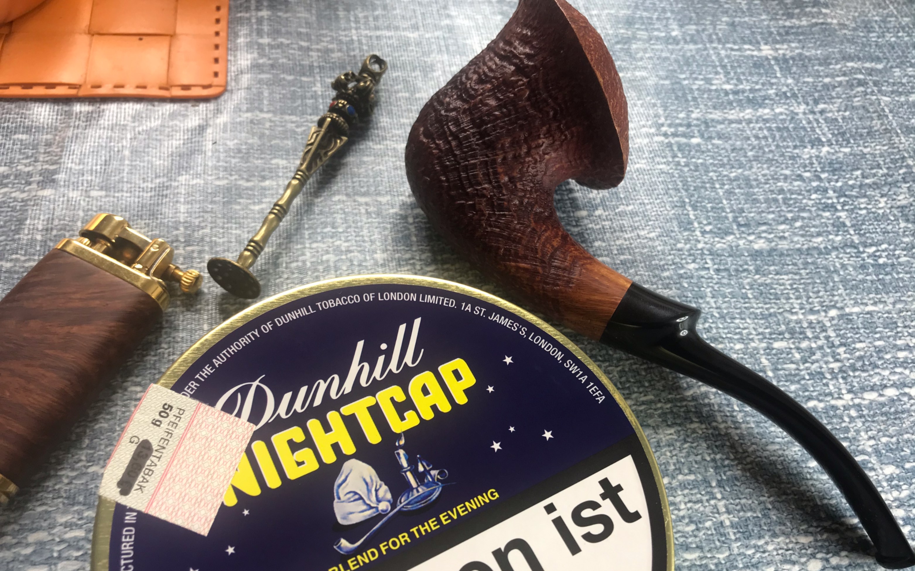 D家三宝之睡帽.聊聊斗草太湿,通过抽吸调整的心得.Dunhill Nightcap搭配拉塞(lasse skovgaard)喷砂烟斗哔哩哔哩bilibili