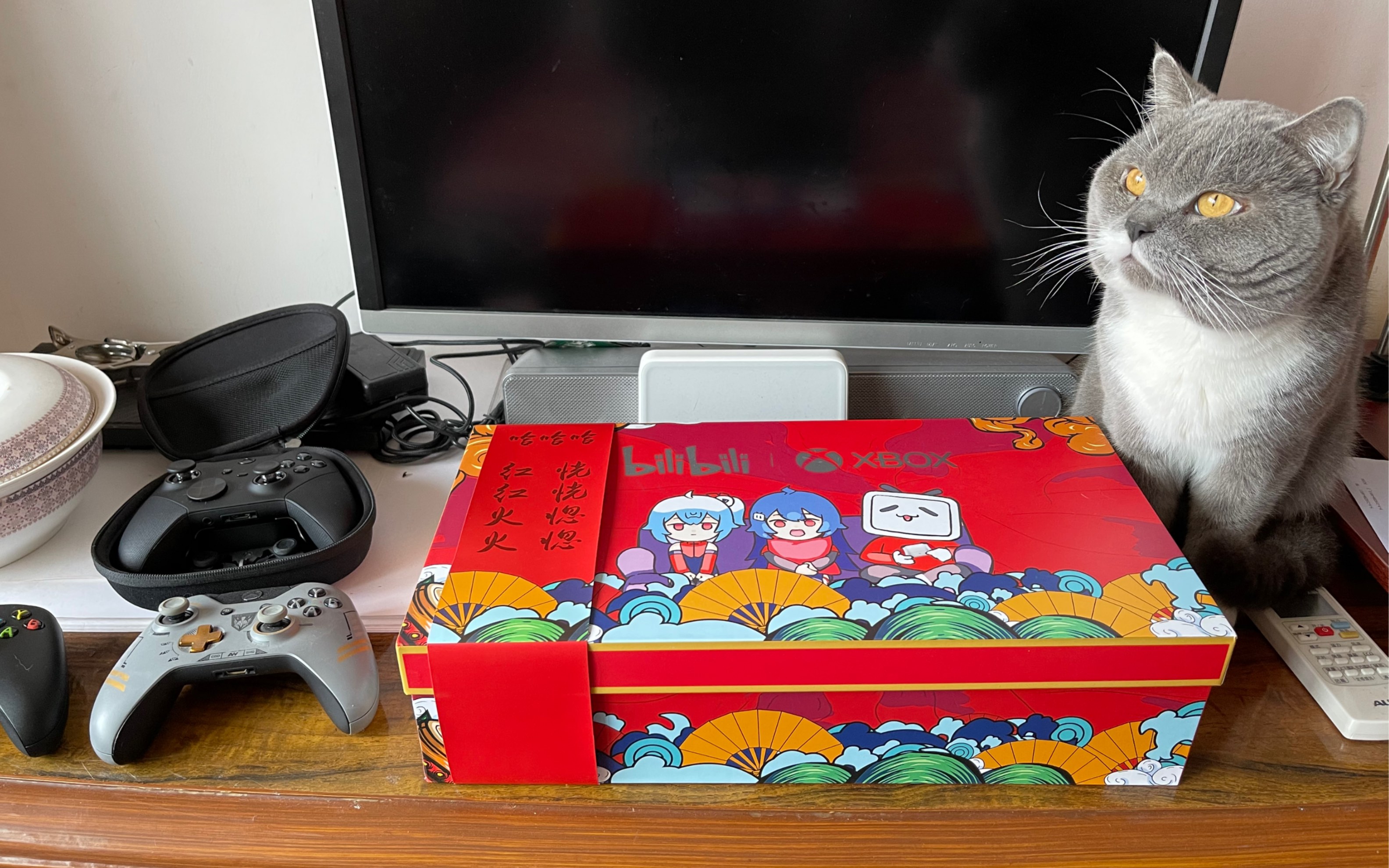 b站定制拜年礼盒开箱 xbox锦鲤红手柄
