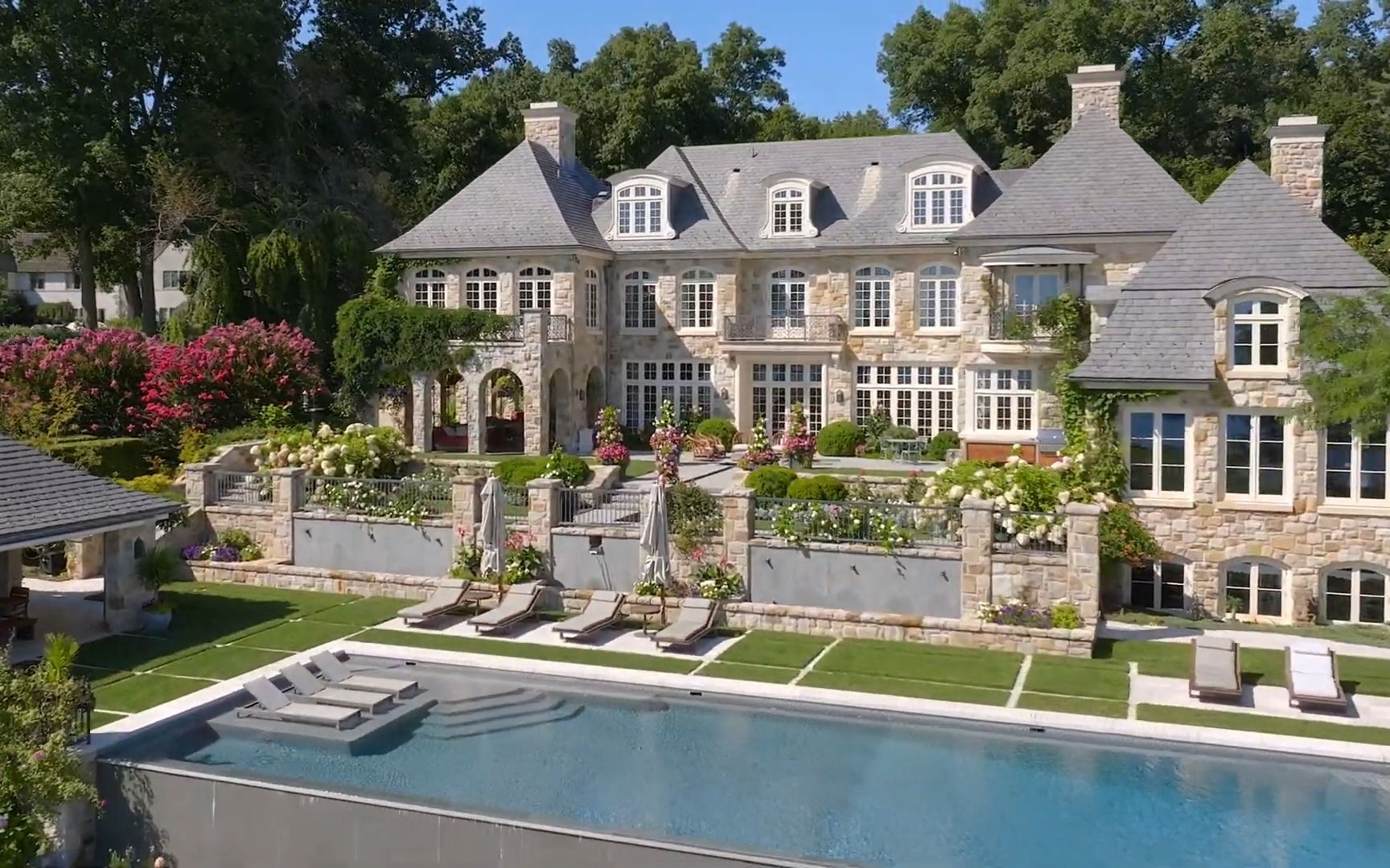 【豪宅欣赏】康涅狄格州拥有梦幻般景色的奢华城堡风格浪漫庄园别墅