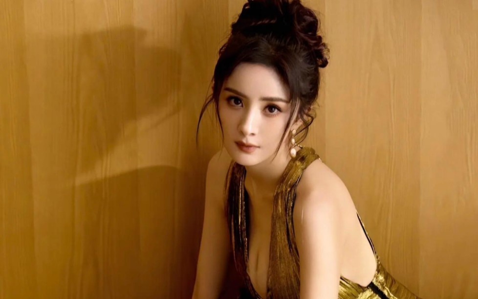 时尚佳人系列(10):影星杨幂时尚写真!