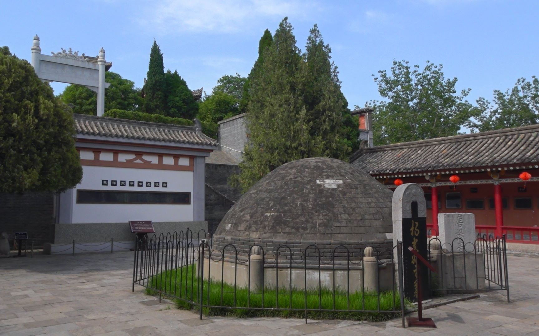 杨贵妃和唐玄宗的陵墓差距有多大?无人机穿越时空演绎古今长恨歌