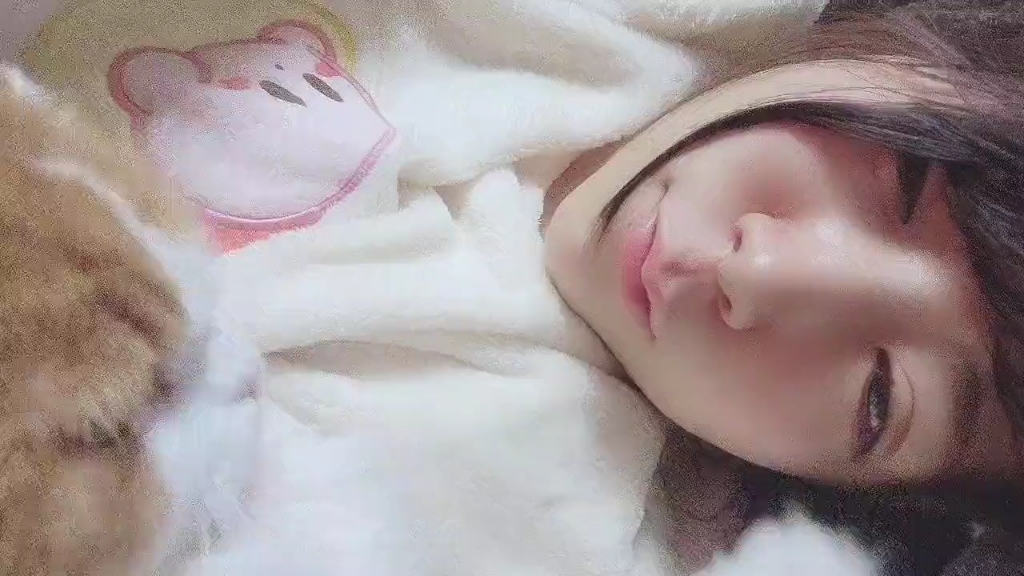 优月真里奈和她的猫咪~哔哩哔哩bilibili