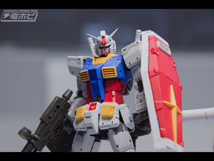 [3500日元]万代24年8月 一般发售 rg rx-78-2 高达 2.0 初展示