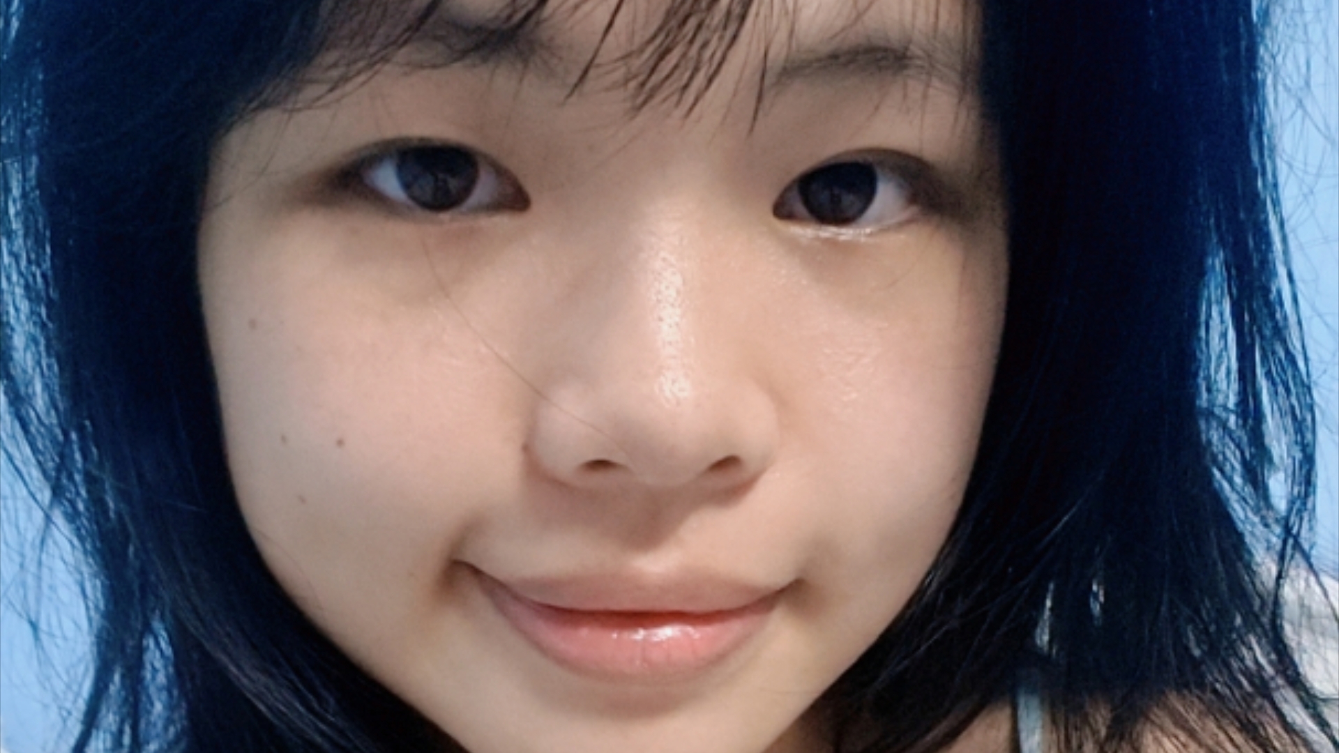 "失去高光的眼睛,演奏着绝望的钢琴即兴"