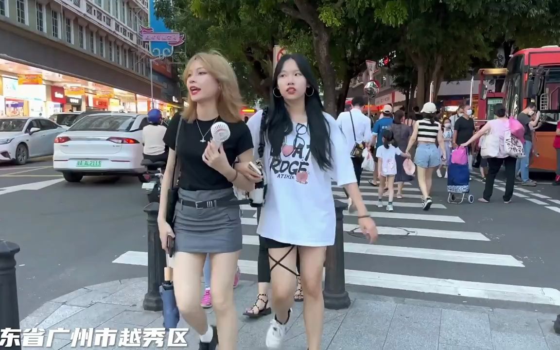 街拍广州#路人视角街拍  #街拍美女时尚穿搭