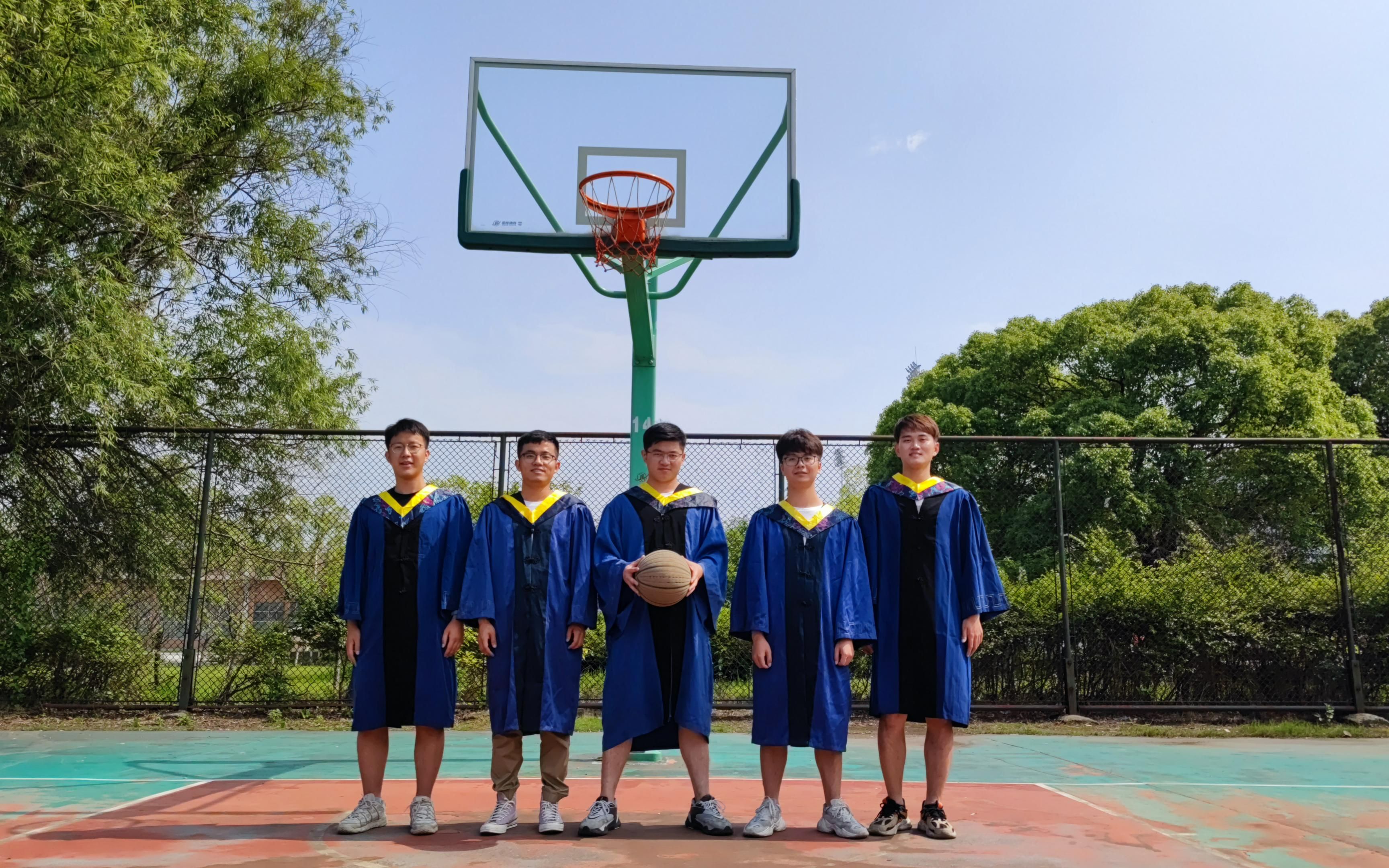 活动  篮球小分队毕业快乐